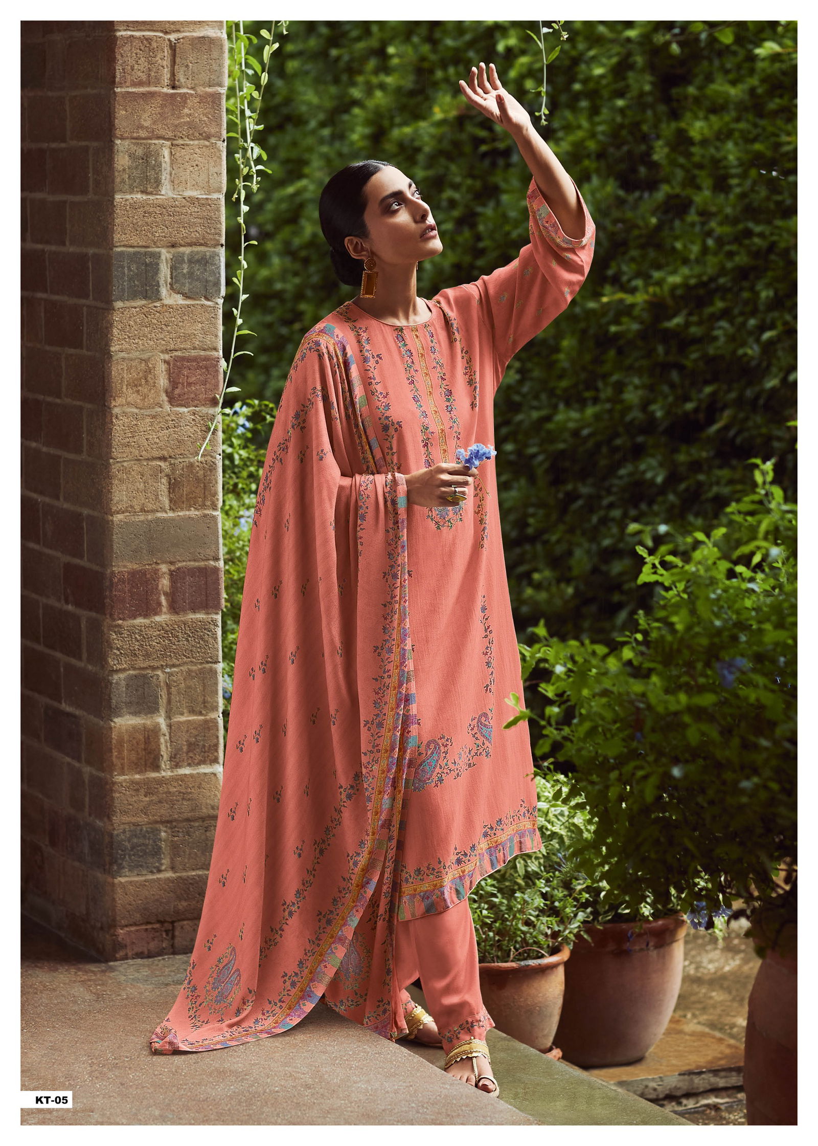 Kriti By Varsha Cotton Printed Embroidery Salwar Suits Wholesalers In Delhi
